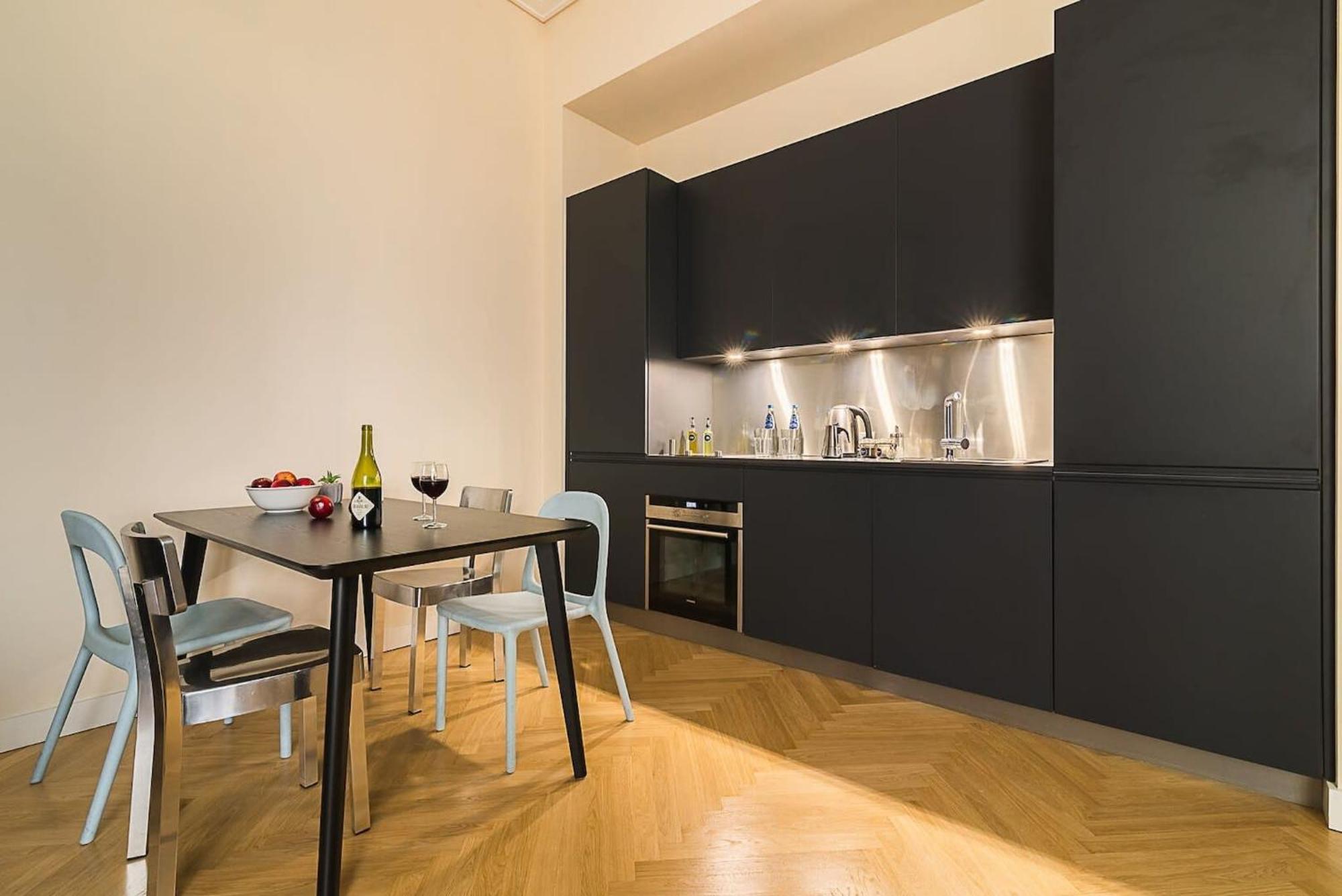 Rent Like Home - Hoza 39 Варшава Екстер'єр фото